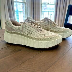 Dolce Vite Sandstone knit sneakers.  Sz 9 like new